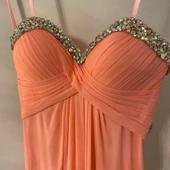 Beautiful Pink Prom Dress! - Picture 4 of 8